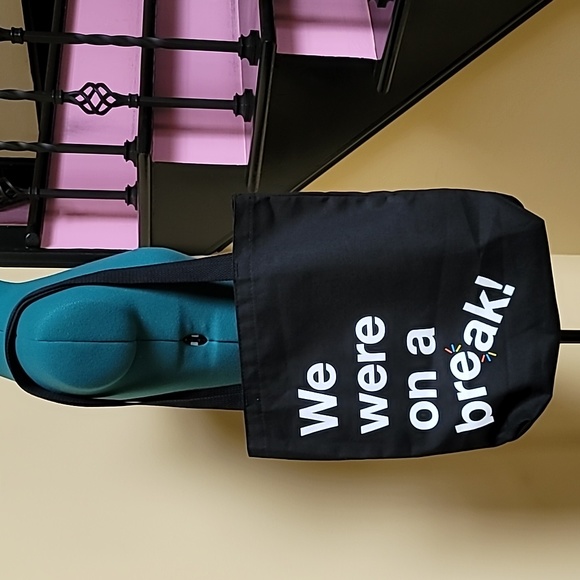 The Friends Experience Atlanta Merch - Picture 5 of 8